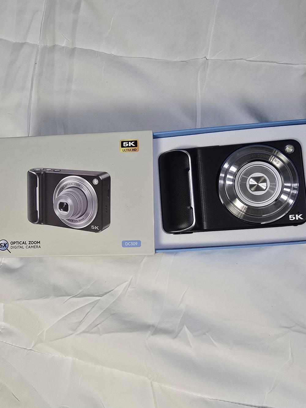 BNIB 5K Ultra HD Digital Camera DC309 - 32GB SD Card Included